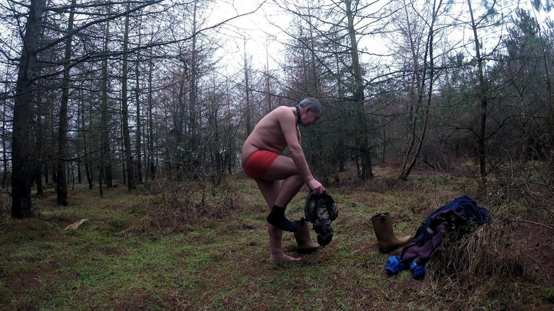 Andy: Yürüyüşe çıkıyor