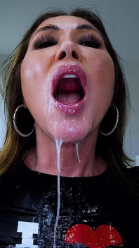 다크코가 등장하는 페이셜 3를 사랑하는 Kianna Dior