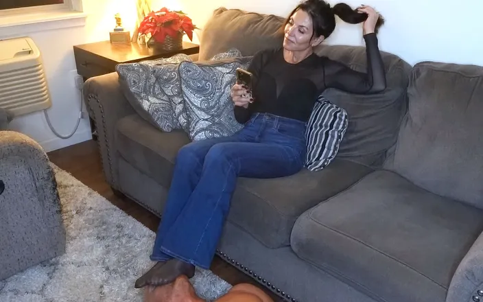 Goddess zephy: Nylon Footstool after a Long Day!!
