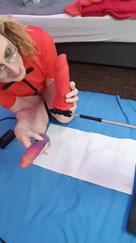 Follando con consolador anal y chorros de orgasmos para milf Essex girl Lisa