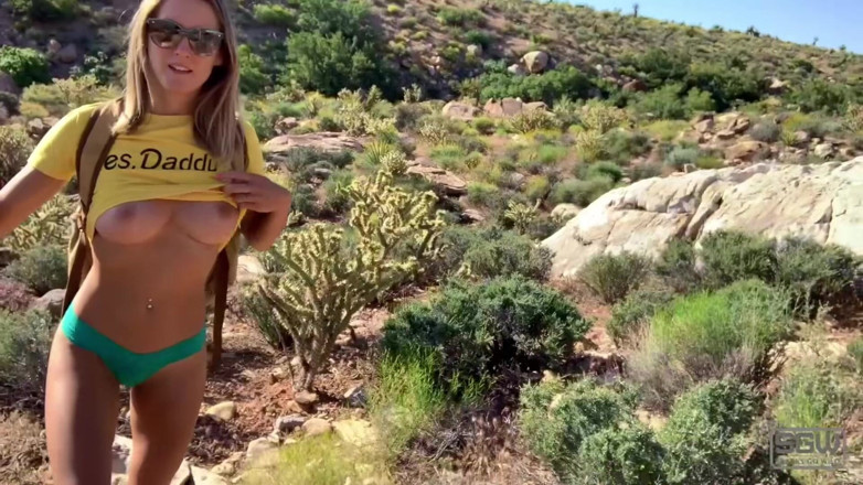 Sparks Go Wild: Пеший туризм в стрингах и трах в Red Rock Canyon