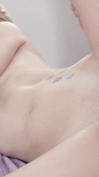 Kyler Quinn, Brian Omally, Oliver Flynn ile ikinci resmi çift vag