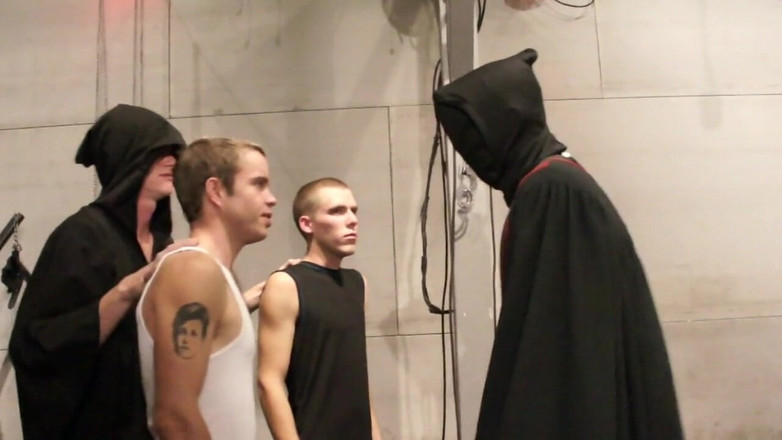 BAREBACK COMMUNITY: Crot di dalam dong sayang, crot di dalam dong!