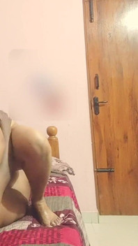 大奶子 bhabhi sreejaa 硬骑和粗暴的后入式啪