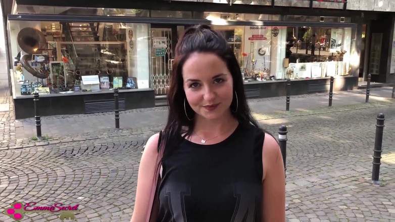 Emma Secret: Terlalu tebal! Ngentot habis-habisan di tengah kota!