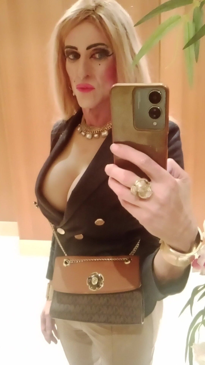 Tatiana Zorrita: 离开 3