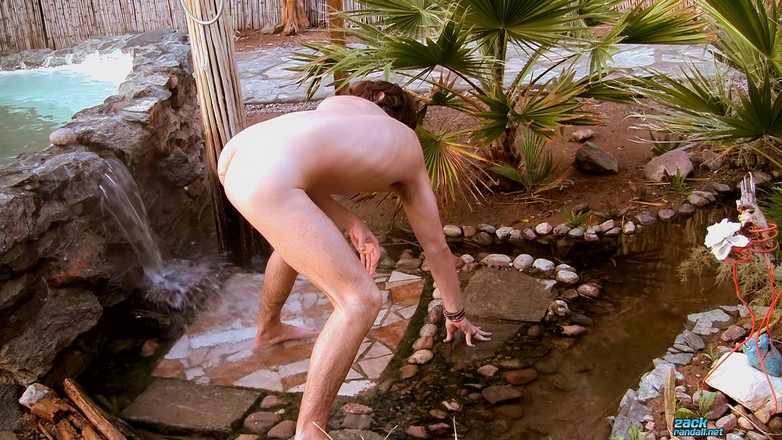 Zack Randall: Kyler ner med sin oklippta kuk