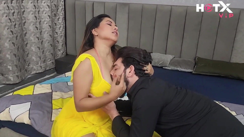 Indianxxx nude: Ateşli Hintli genç kız deneyimli adamla sert seks yapmaktan hoşlanıyor