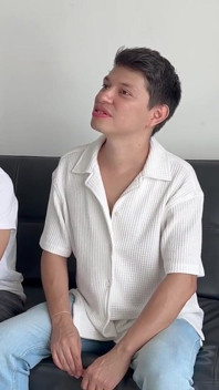 첫 게이 캐스팅인데, 앞으로 무슨 일이 일어날지, 그리고 그가 나를 어떻게 섹스할지 기대되면서도 긴장되고 설레는 기분이에요