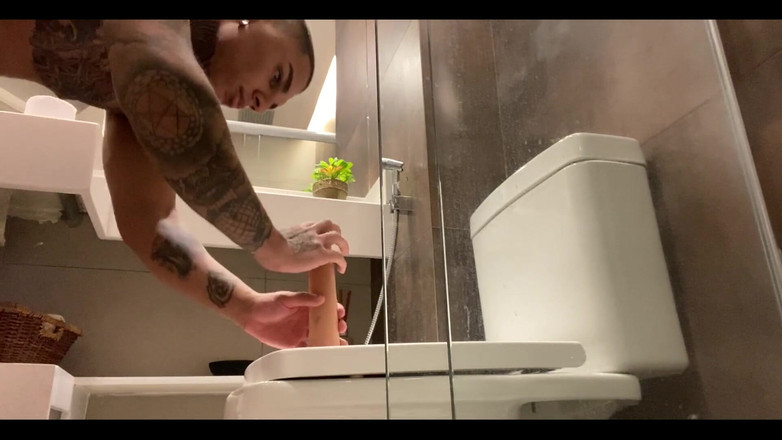 Exxtevao: Dildo besar 23 cm