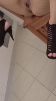 Des salopes allemandes veulent une bite dans la chatte pour s’amuser comme des salopes n° 1
