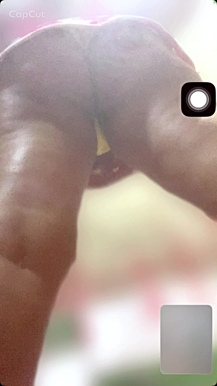 Tiyana: 핫와이프 언더스커트