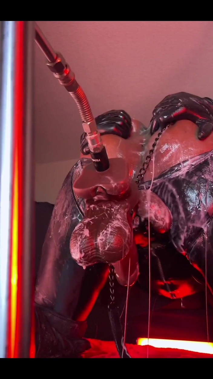 DipsoDeep: Piggy con il culo rotondo diventa perverso joyride