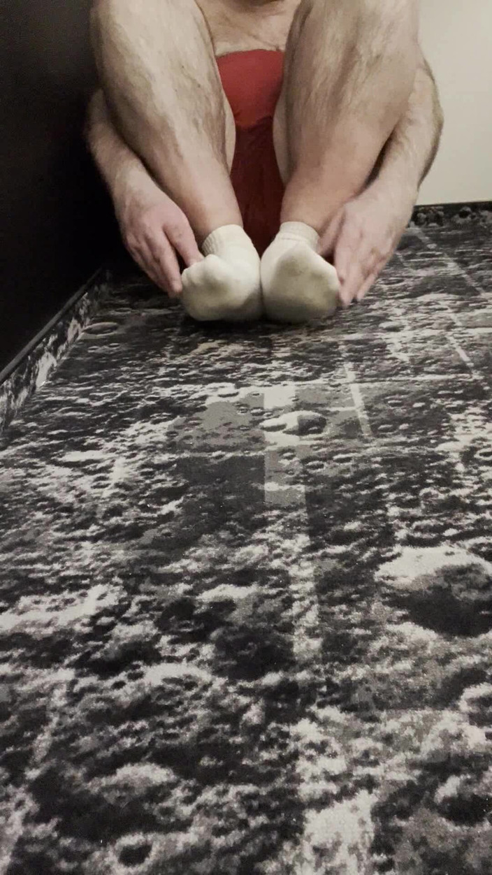 Coach Karl dude lodge: Coach Karl's Feet in His White Socks [8893]