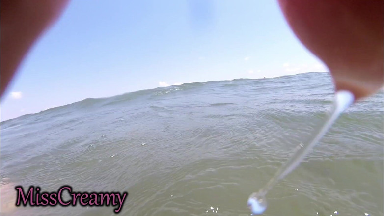 Miss Creamy: Wir wurden erwischt! Mein lehrer handjobt meinen schwanz unter wasser...
