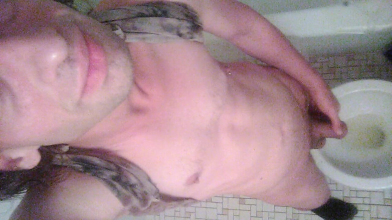 LilTaste: Horny Transgirl Pissing Standing up in Full View