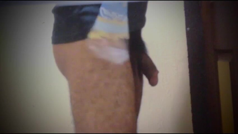 Tetto Michel: Heteroseksüel arkadaşımı banyoma girdiğinde filme alıyorum