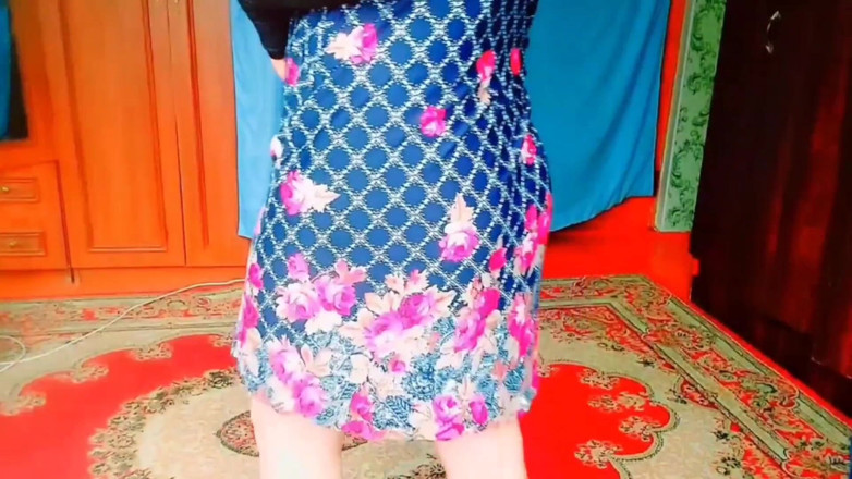 Kitty_Cross: Banci yang suka duduk di atas kerusi berbulu besar