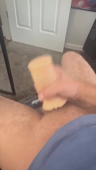Jugando Con Juguete Debajo Del Escritorio De Oficina