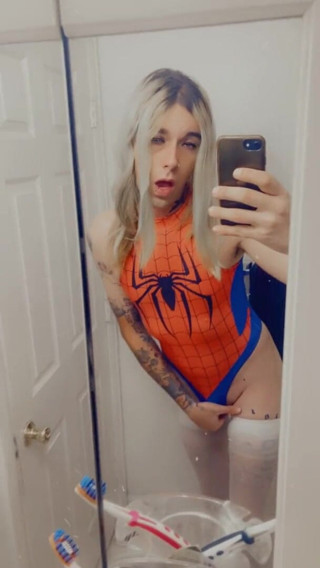 CarmenMelatonin: Sexy chica araña quiere jugar
