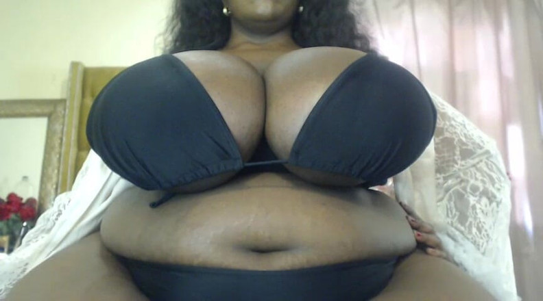 Legendary Booty Overdose: SSBBW MILF dokucza w swojej seksownej bieliźnie