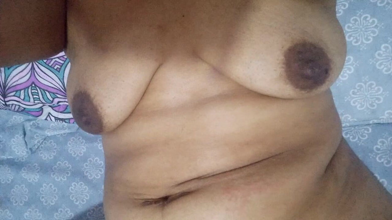 PATY PATY: 음란한 남편에게 갓 따먹히는 보지를 보여주는 핫한 갈색 머리