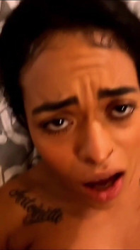 Ava Valentina, cul rebondi naturel, appelle canon pour un appel de cul