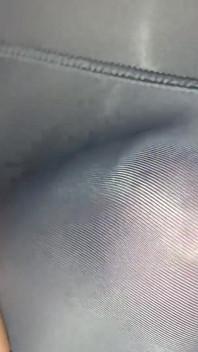 공중에 있는 스펀크! 체육관 바지 아침  Wank