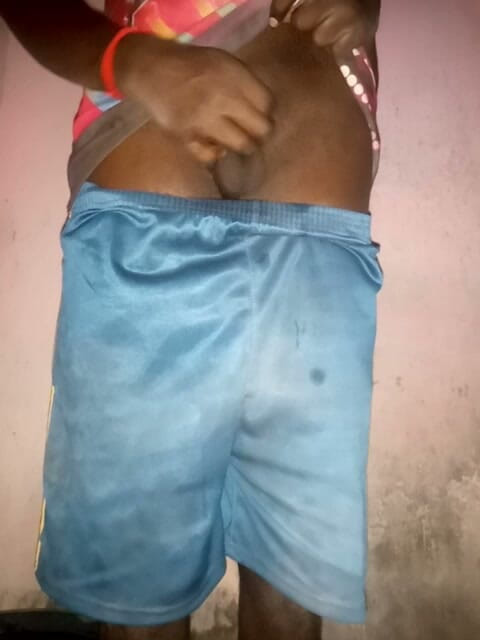 Tamil Sex By TK: Tamil alto ragazzo bello che scuote il suo grosso cazzo...