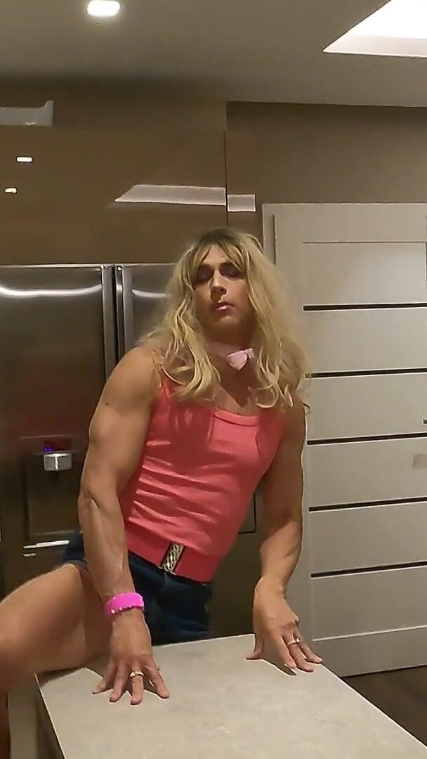 Trixy Baby Showing Her Service... (Trixy sissy babe)