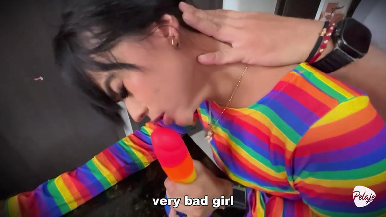 Pelaje mix: Üvey kızımı mutfakta mastürbasyon yaparken yakaladım, kalın penisimi düşündüğünü itiraf...