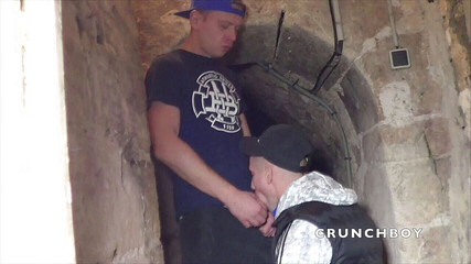 Kinky Bareback Boys: Jordan Dawson šuká bez sedla s Oscarem Woodem sexy