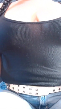 Țâțe sexy mari sfârcuri tari See Thru Top săltăreț flexând