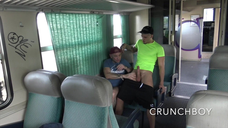 THE BIG BULGE STUDIO: 2471 公共電車での素晴らしい生ハメ展覧会セックス