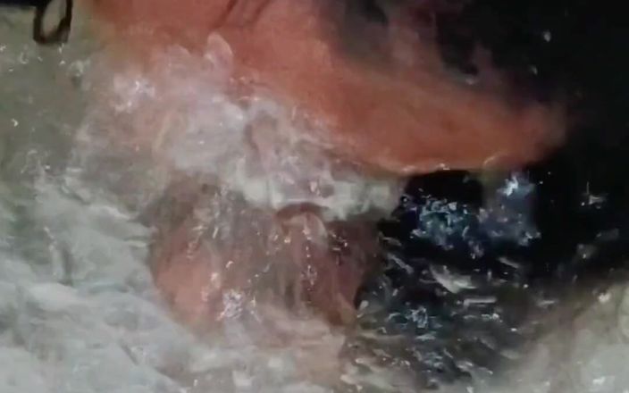 Anabel 693: Ana Is Crazy Underwater, Bunyi Besar Didengar