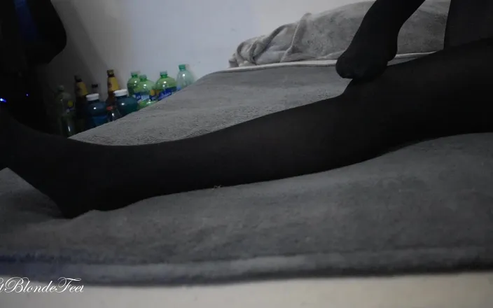 Miley Grey: Sexy Legs in Nylons - Miley Grey