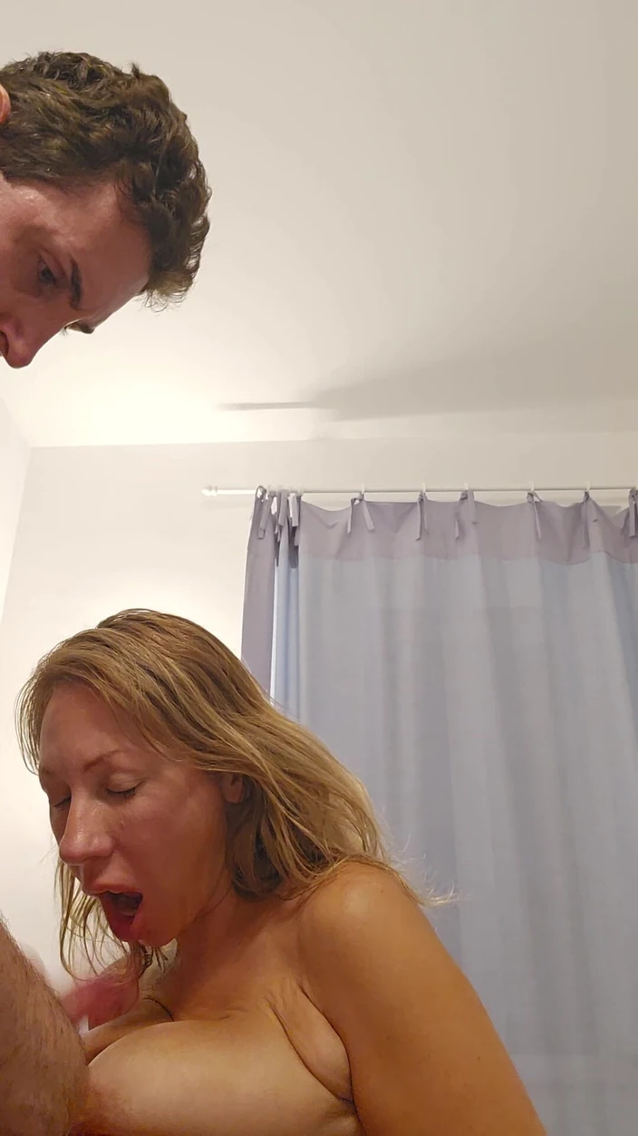 Matteo Linux: Scopata a Pecorina in Appartamento