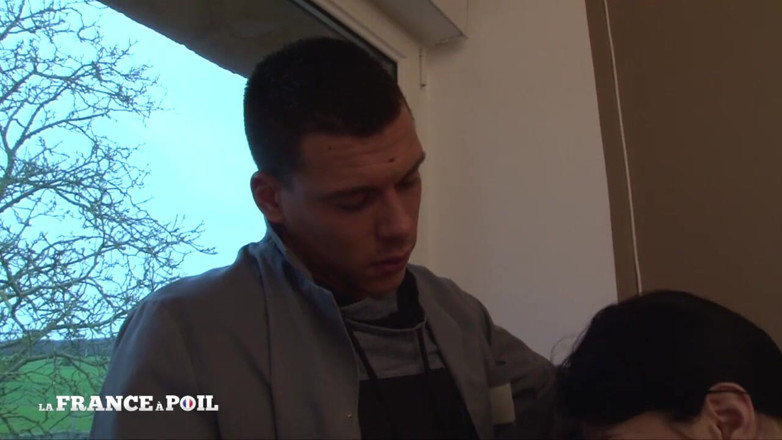 Papy Viewer: Tak Sublime prsatá tmavovlasá děvka tvrdě analizovaná a nastříkaná na...