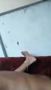 Sex infidel din satul indian cu negustorul în camera de magazin