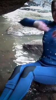 Neoprén joi a gumový tření u moře