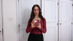 ElizaTheModel: Colegă de muncă făcută să se dezbrace, femeie îmbrăcată, bărbat gol