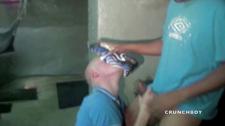 ARAB FUCKERS WITH HUGE COCKS: Ryan se submisoval k nohám Tahar a špičkového arabského pána