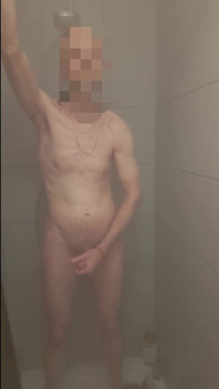 Chcete být chyceni ve sprše a přijímat moje seminál šťávy ve vašem tak si to užívejte