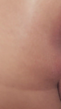 กาบี้ ดูดเท้าแล้วเย็ดใน gloryhole!