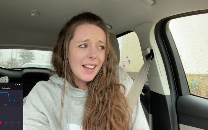 Nadia Foxx: Užívám si dobrou masturbaci v autě od Target a Starbies