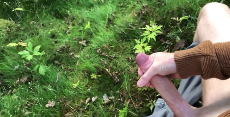 JohannWood: Here you go, opravdu hladký mňamový výstřik ve slowmotion;*