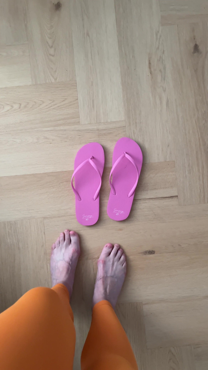 Feet: Show Feet in Flip Flops