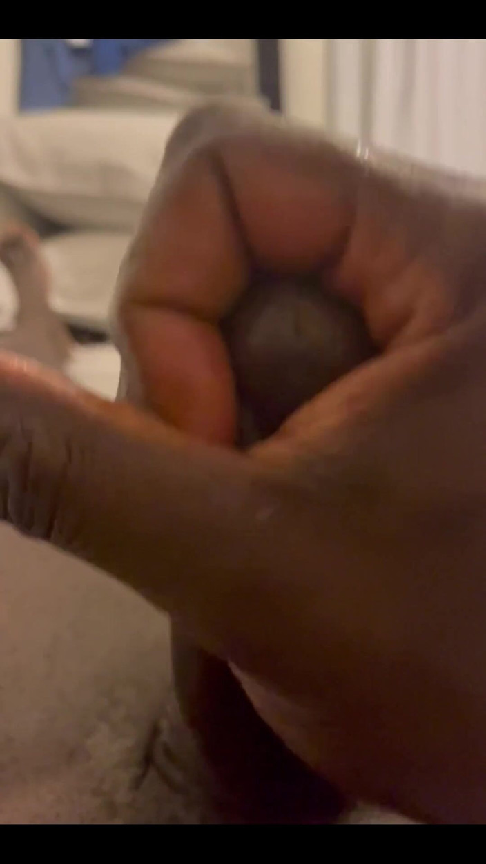 Afro Black XXX: Právě prochází