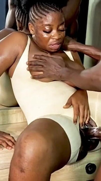 Nästan spruta på mitt ansikte - afrikansk fitta blir fylld med stor kuk och spermapaj