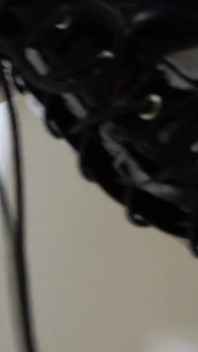 Böse katze reitet maisdildo